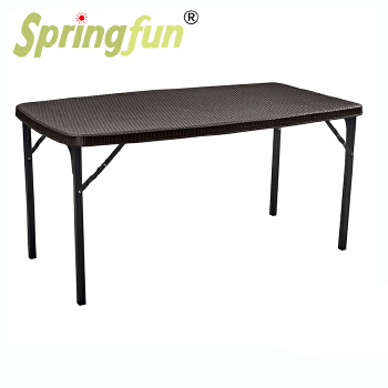 Garden tables with rattan design 