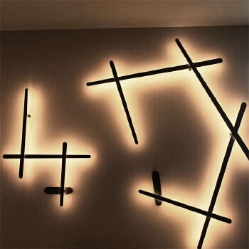 TUV Approved High Quality 52W Decorative Aluminum Acrylic Material Wall Bracket Light Distinctive