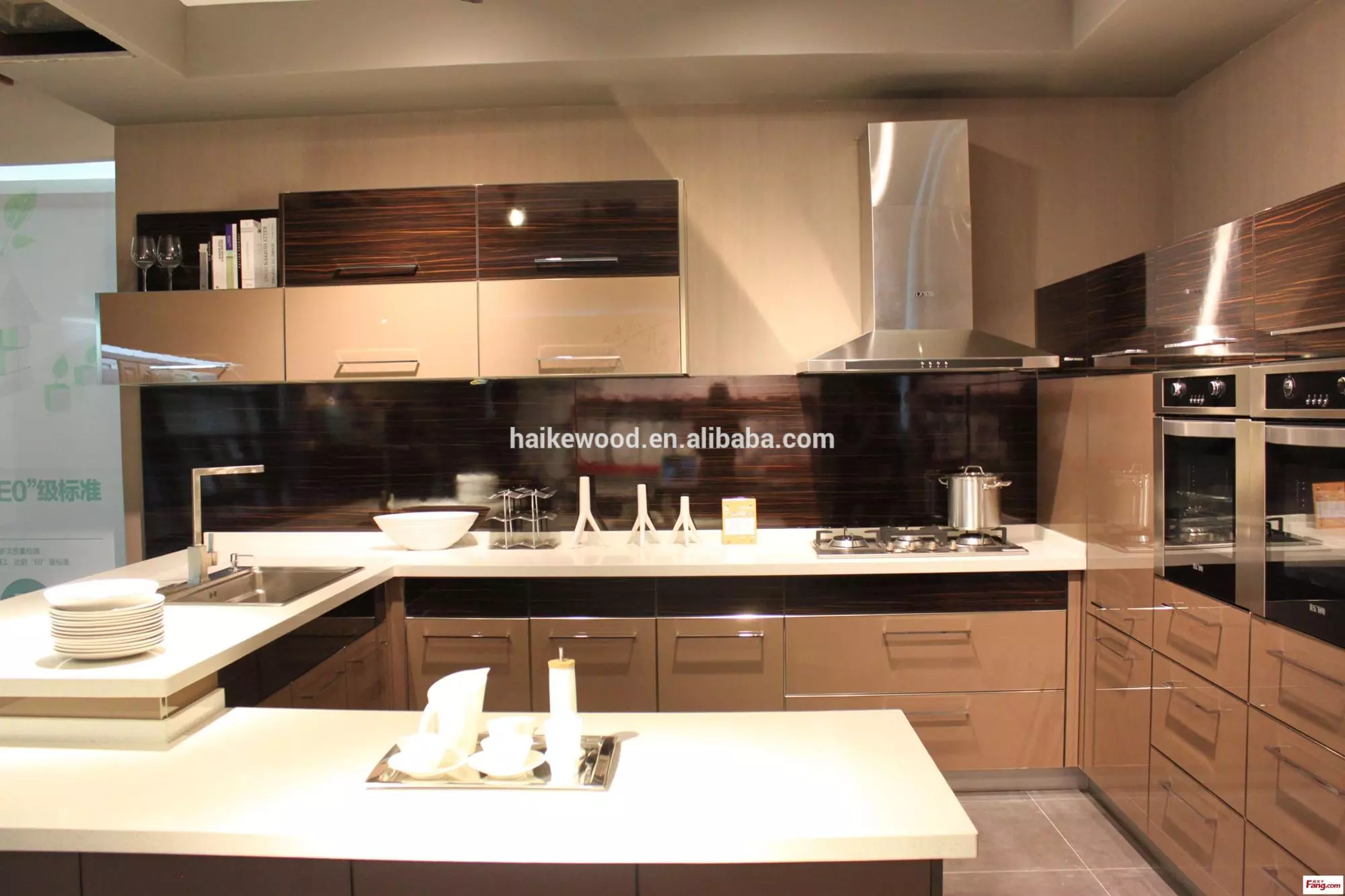 UV glossy/high gloss lacquer designed modern restaurant kitchen cabinets