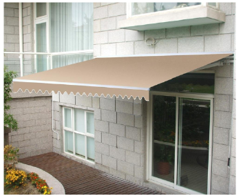 Restaurant used of retractable aluminum frame awning 