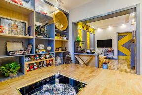 50㎡工业风二居室，用玩具堆砌的专属空间