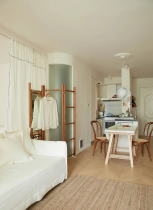 A 42㎡ solitary cottage for a girl living in France