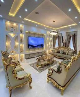 Elegant palace style interior decoration design
